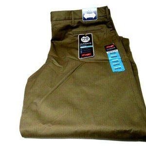 NWT Wrangler Ultimate Khaki No Iron Beige 44 x 30
